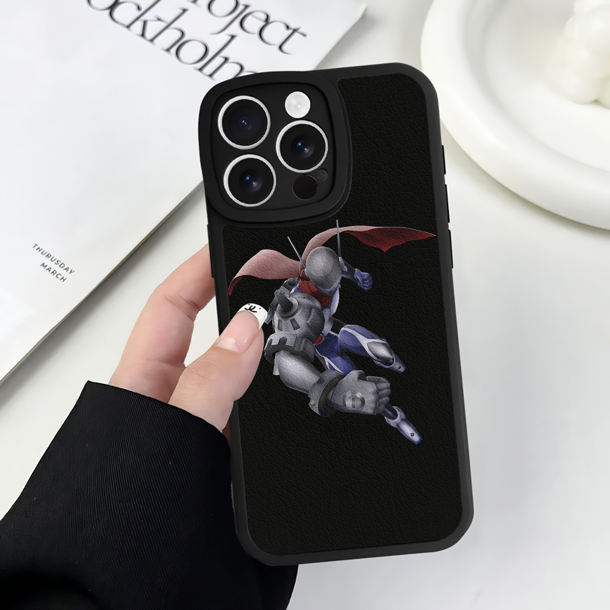 （画像用） Digimon デジタルモンスター/デジモン 【iPhone 16シリーズ対応】シリコンスマホケース（レザー調） 材質：シリコン